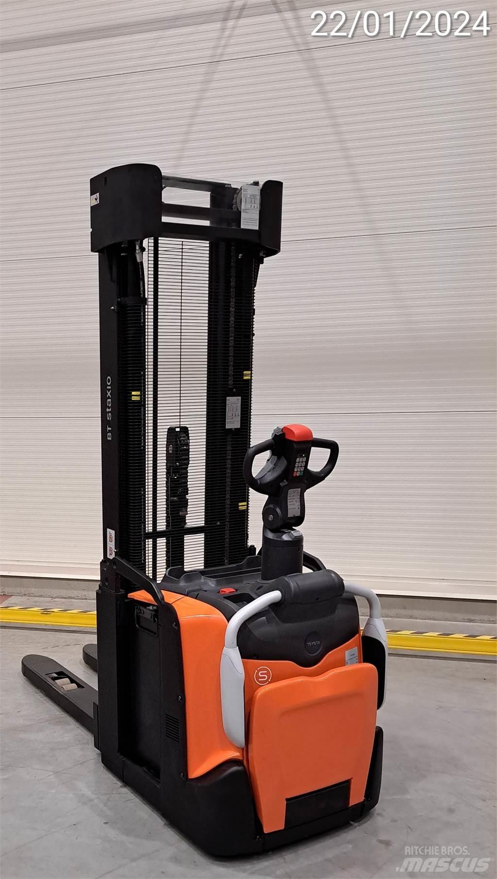 BT SPE160 手推堆垛车