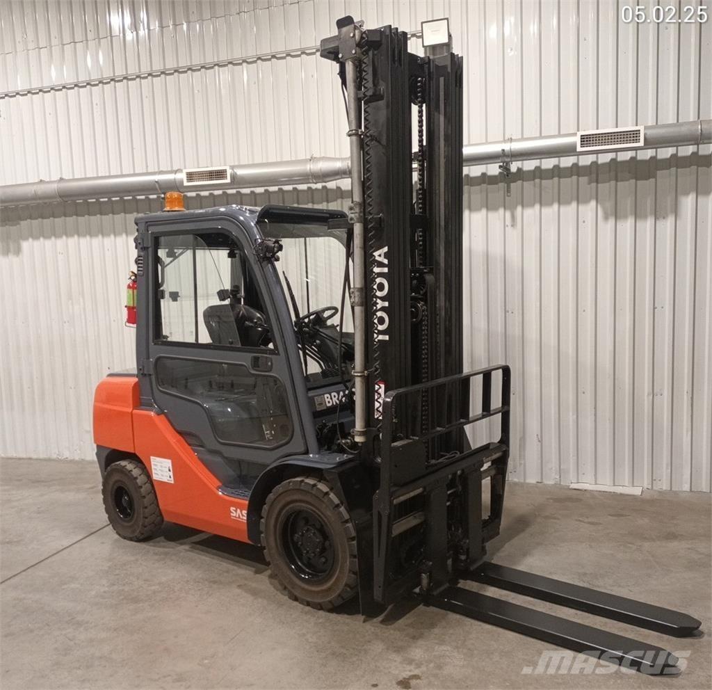 Toyota 02-8FDF30 柴油叉车