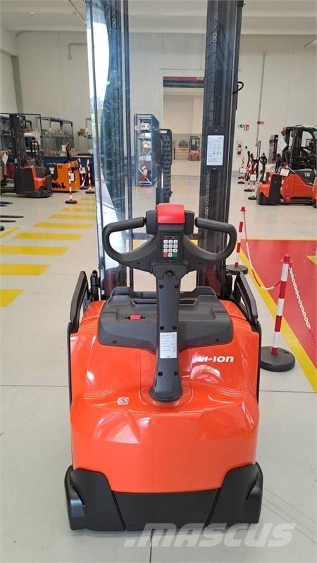 BT SWE160 手推堆垛车