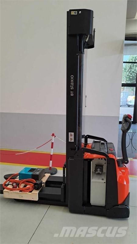 BT SWE160 手推堆垛车