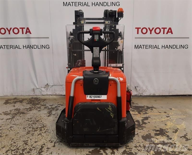 BT SPE120XR 手推堆垛车