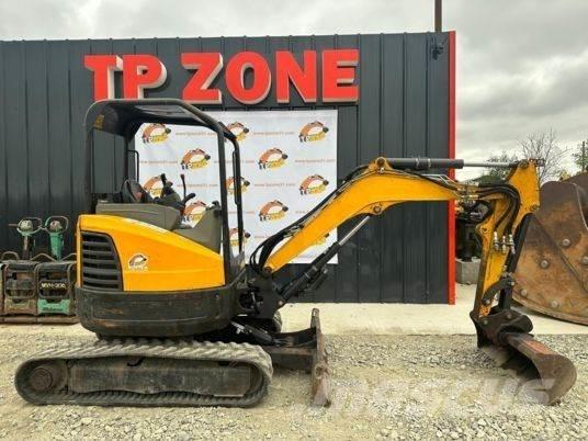 Bobcat E26 Canopy 小型挖掘机
