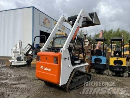 Bobcat T110 Joystick 小型装载机