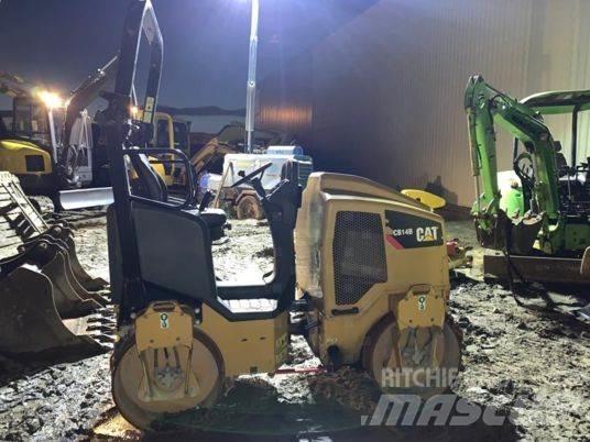 CAT CB14B 双轮压路机