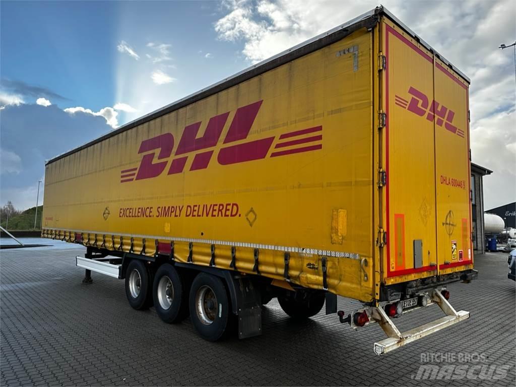 Kässbohrer , 侧帘半挂车