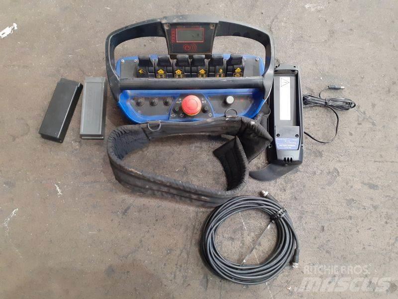 Fassi F245A.2.26 随车折臂吊