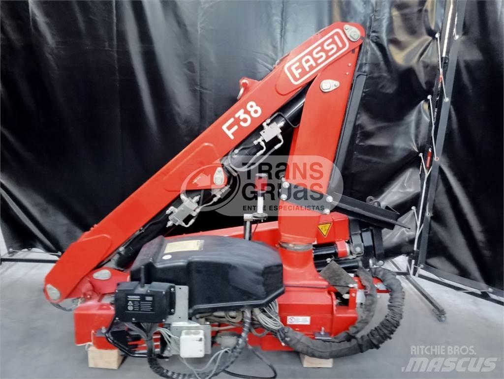 Fassi F38AF 随车折臂吊