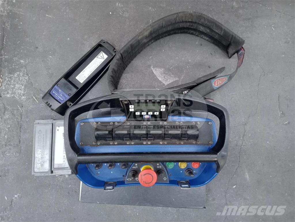 HMF 2120 K RC 随车折臂吊