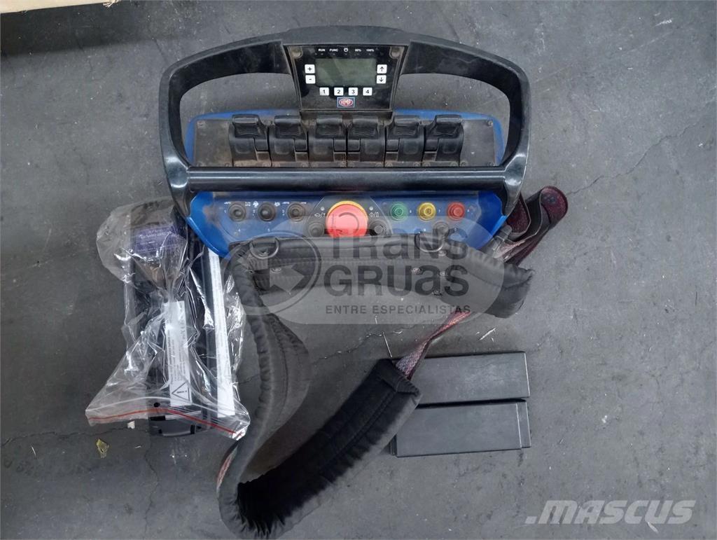 HMF 2120 K4 随车折臂吊