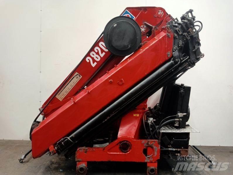 HMF 2820 K5 随车折臂吊