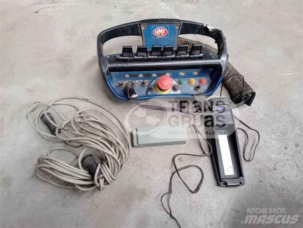 HMF 4220 K4 随车折臂吊
