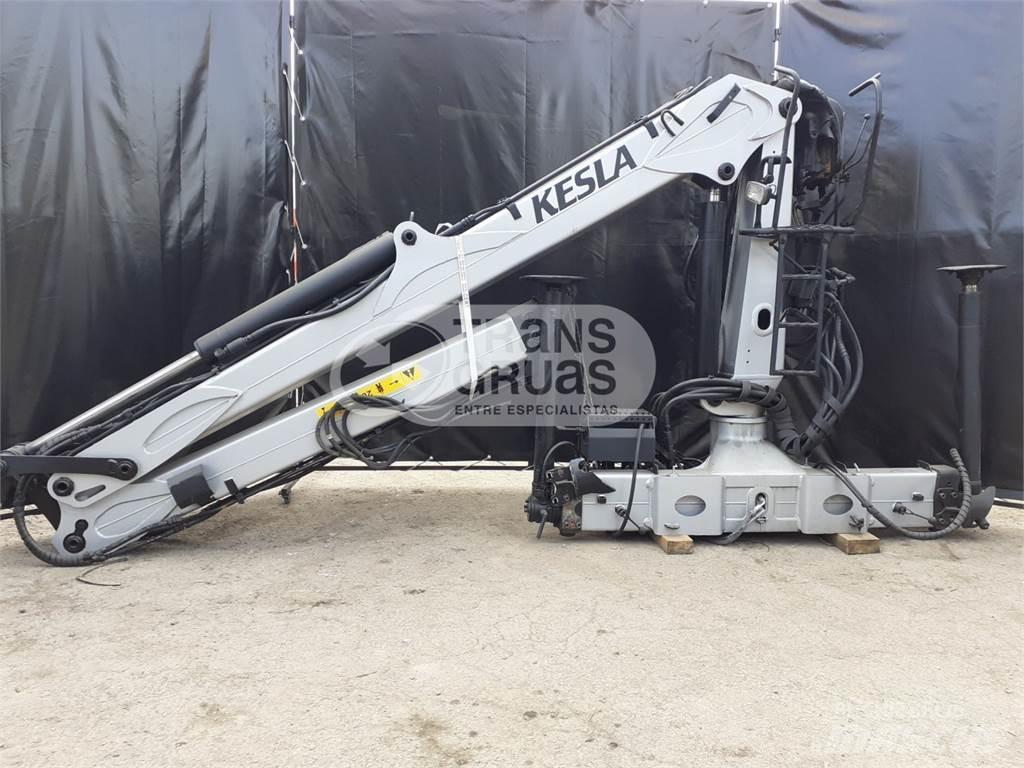 Kesla 2009L 起重机和装载机