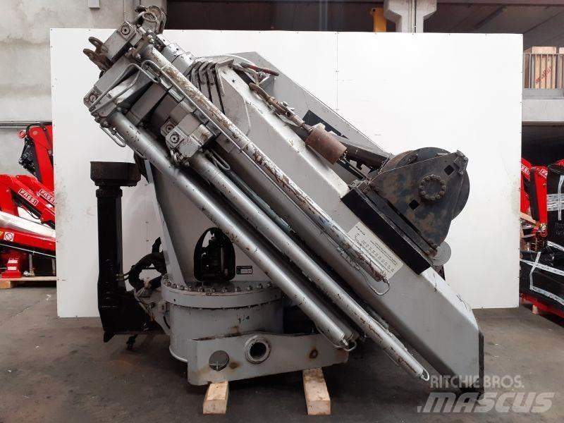 MKG 541 HP 随车折臂吊