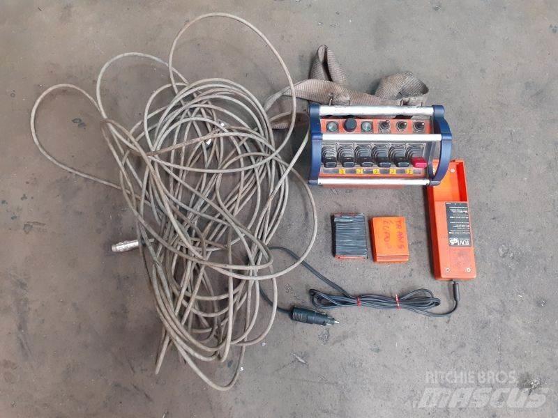 MKG 541 HP 随车折臂吊