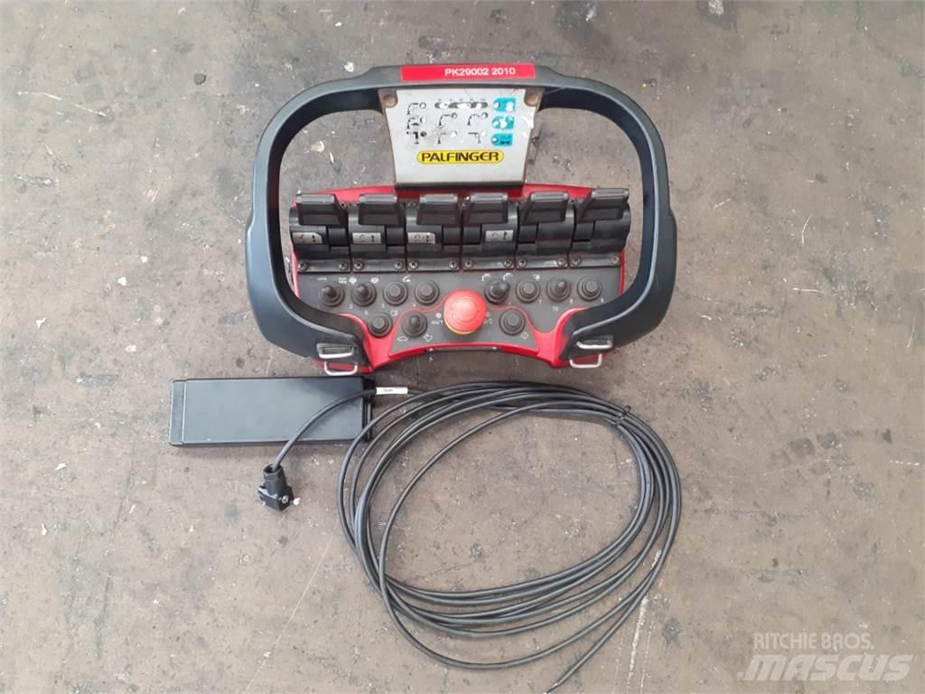 Palfinger PK 29002 随车折臂吊