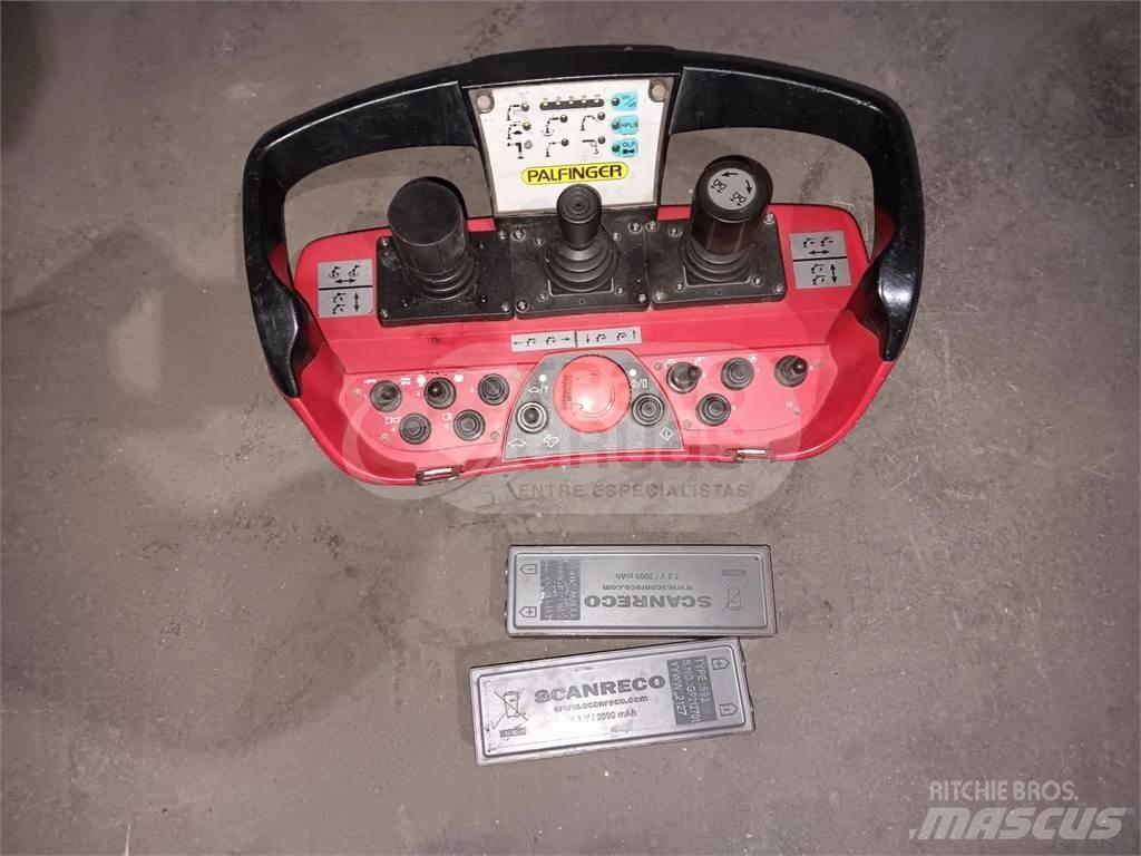 Palfinger PK 36002 随车折臂吊