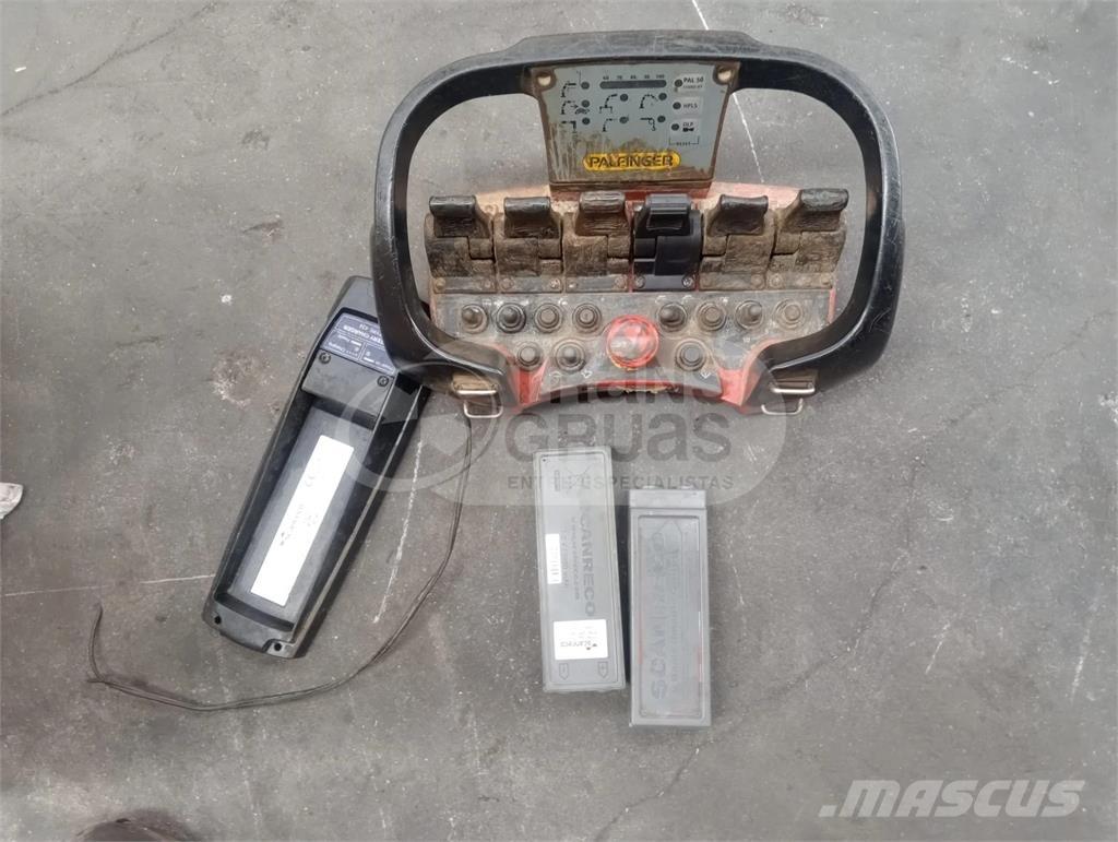 Palfinger PK 36002 随车折臂吊