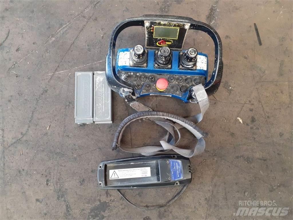 PM 23526 SP 随车折臂吊