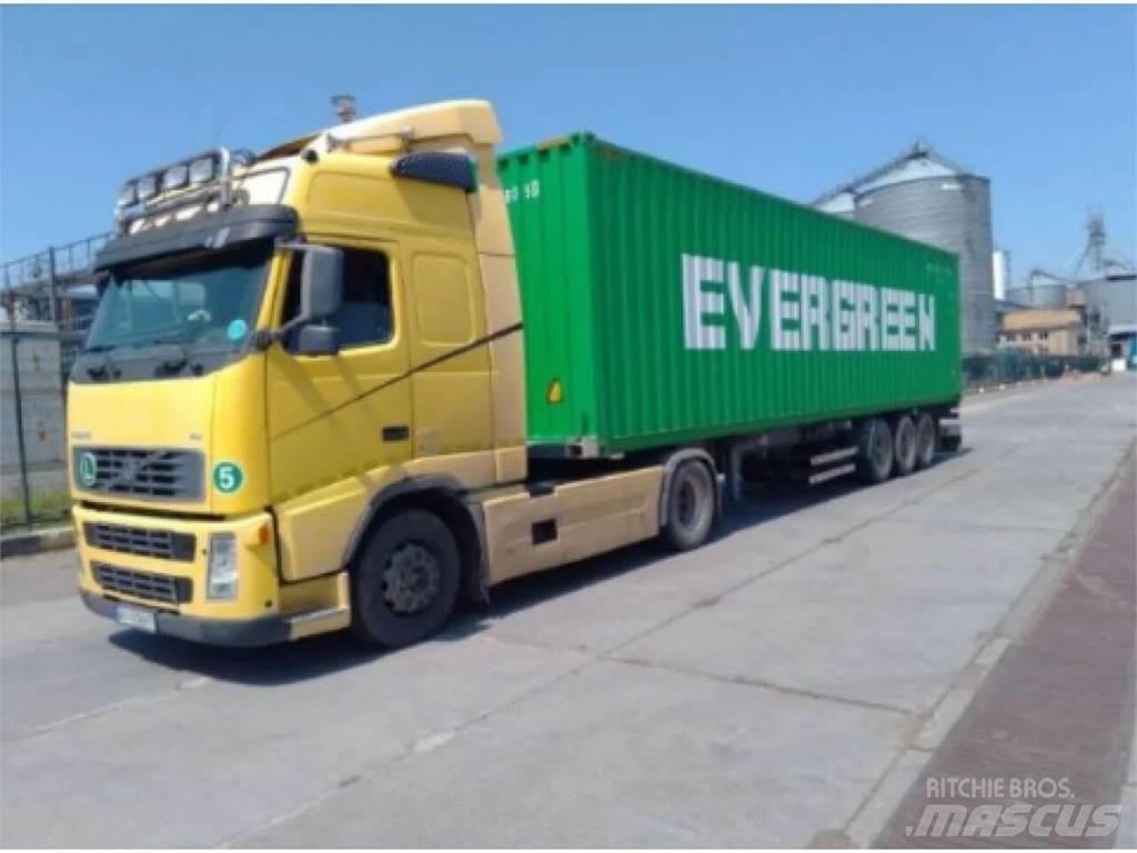 Volvo  牵引车