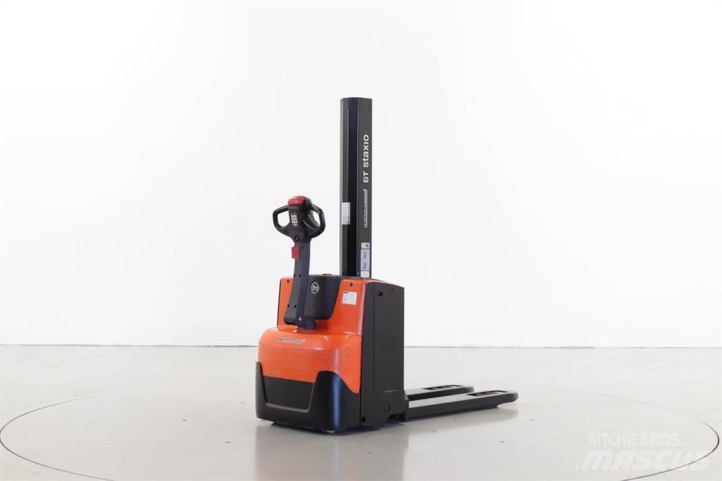 BT SWE-080-L 手推堆垛车
