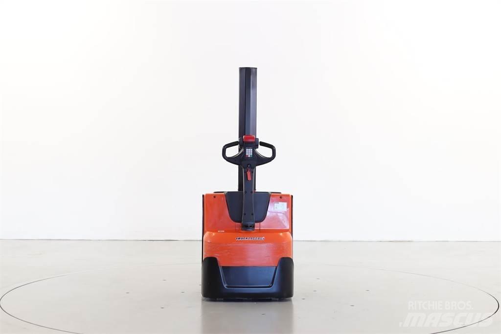 BT SWE-080-L 手推堆垛车