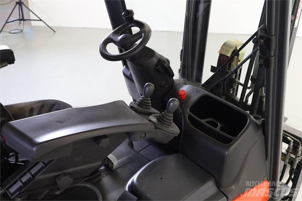 Linde E16L-01 电动叉车