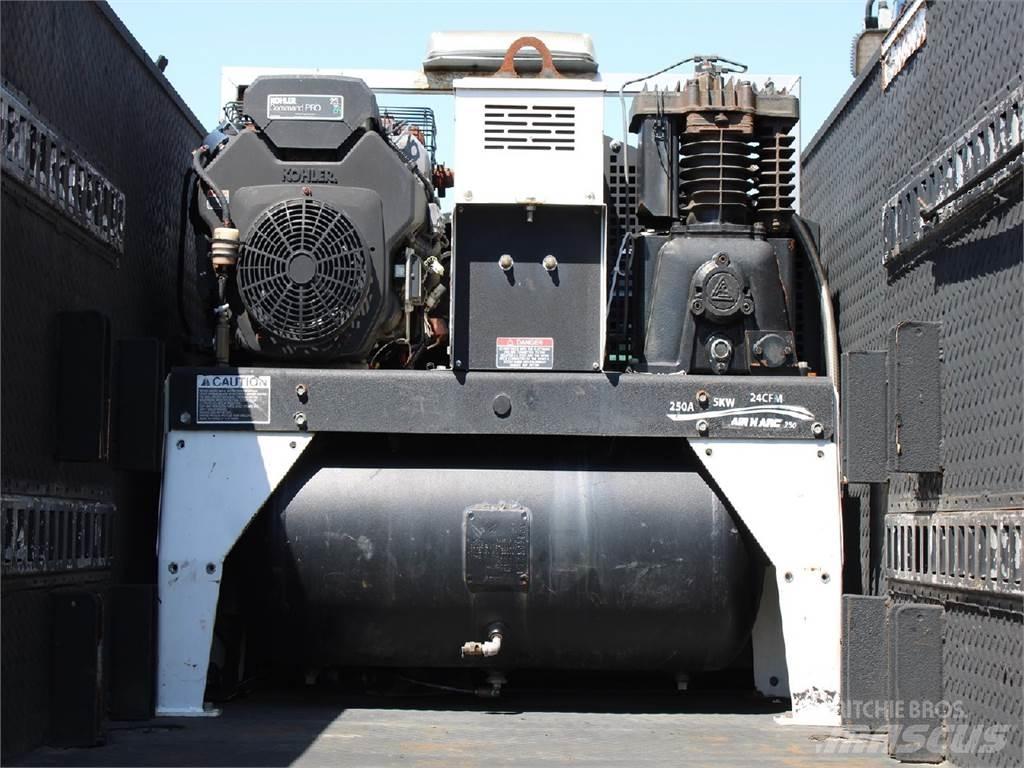 Ford F-550 起重车