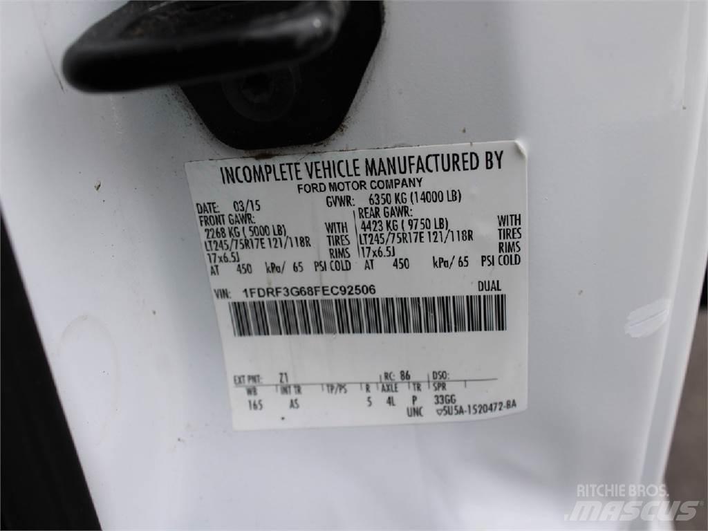 Ford F350 平板栏板货车