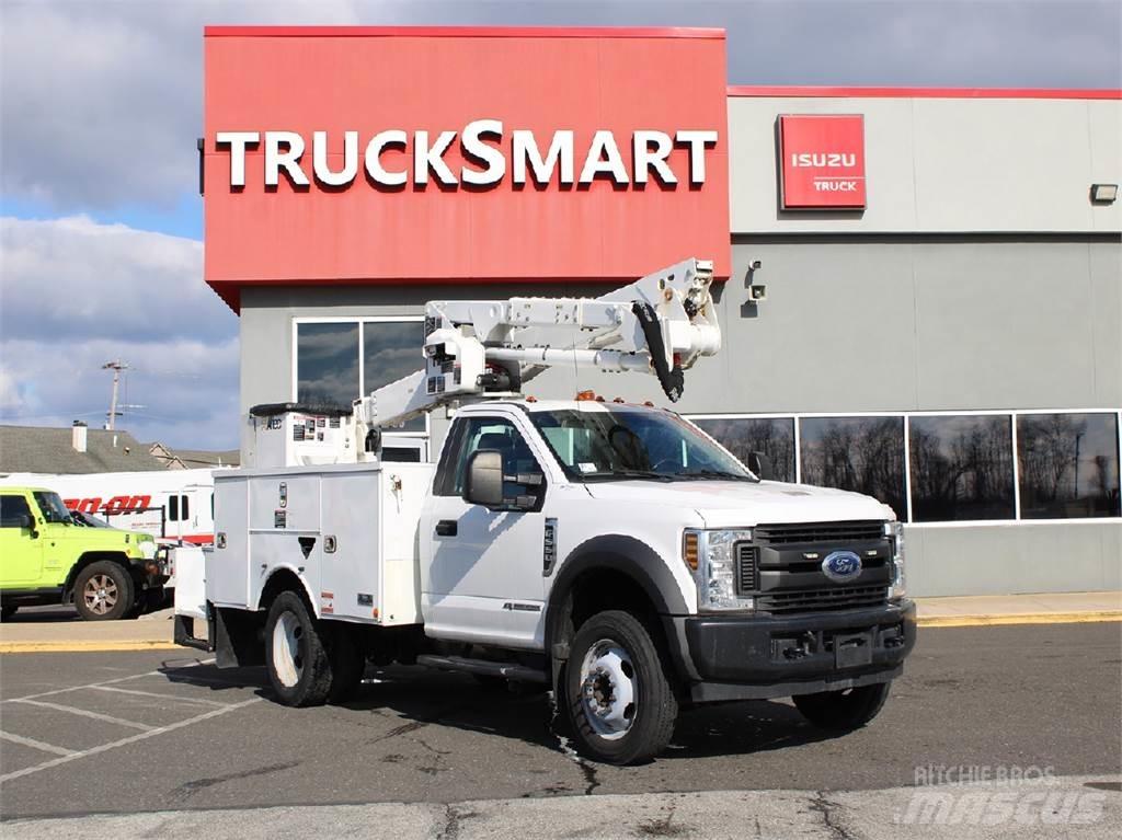 Ford F550 车载式高空作业车