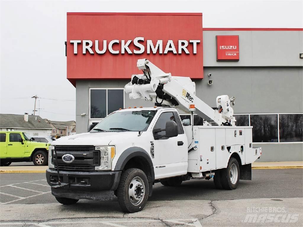 Ford F550 车载式高空作业车