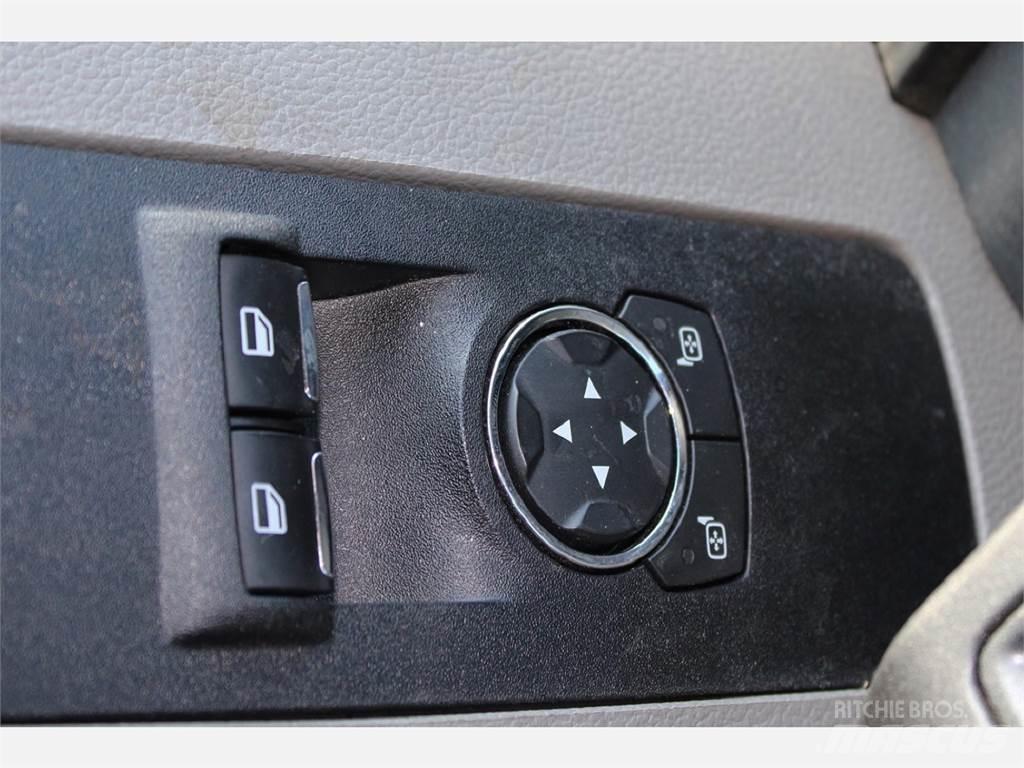 Ford F550 车载式高空作业车