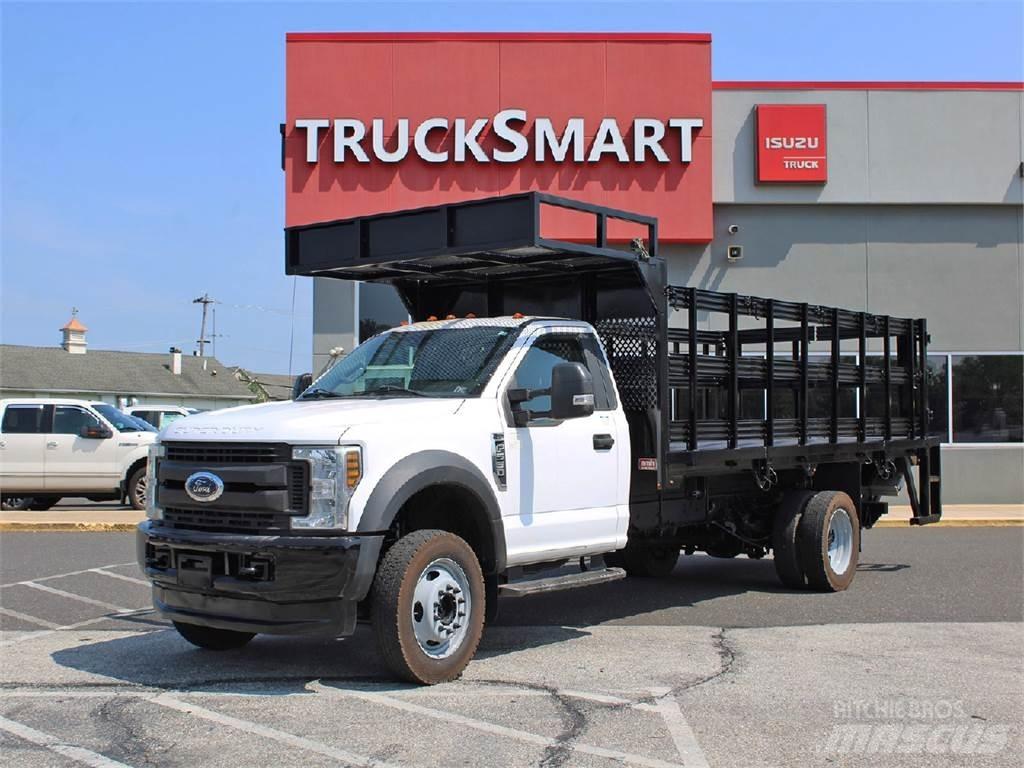 Ford F550 平板栏板货车