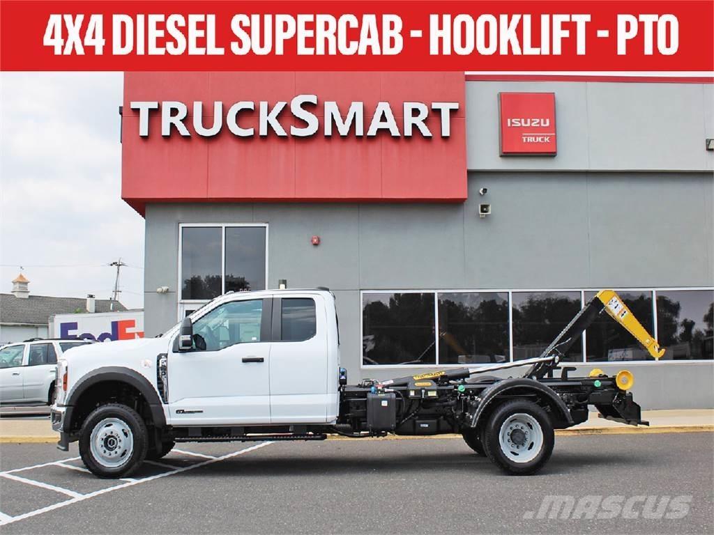Ford F550 工程吊钩车