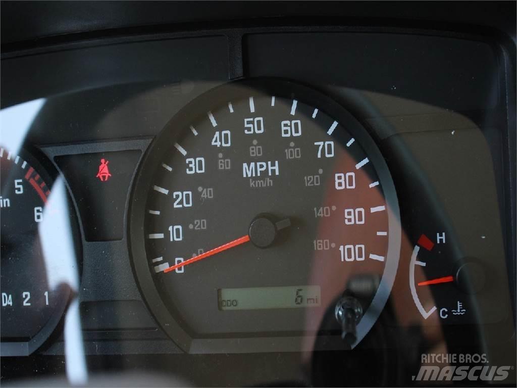 Isuzu NPR-HD 平板栏板货车