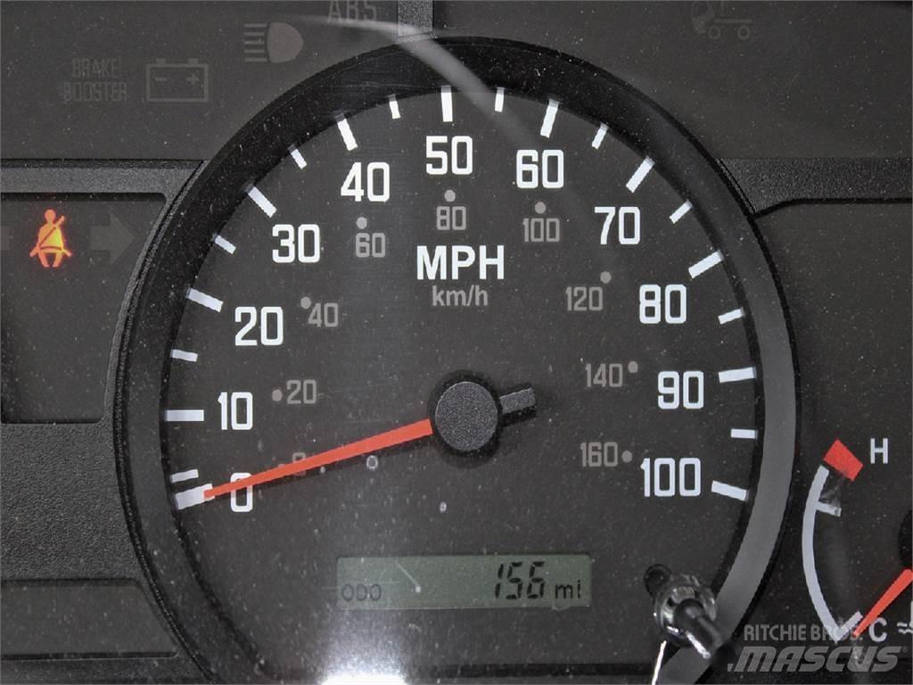 Isuzu NPR-HD 厢式货车