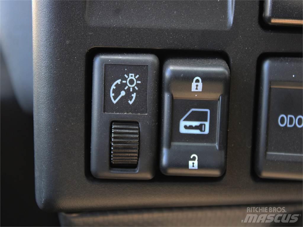 Isuzu NPR-HD 集装箱叉车