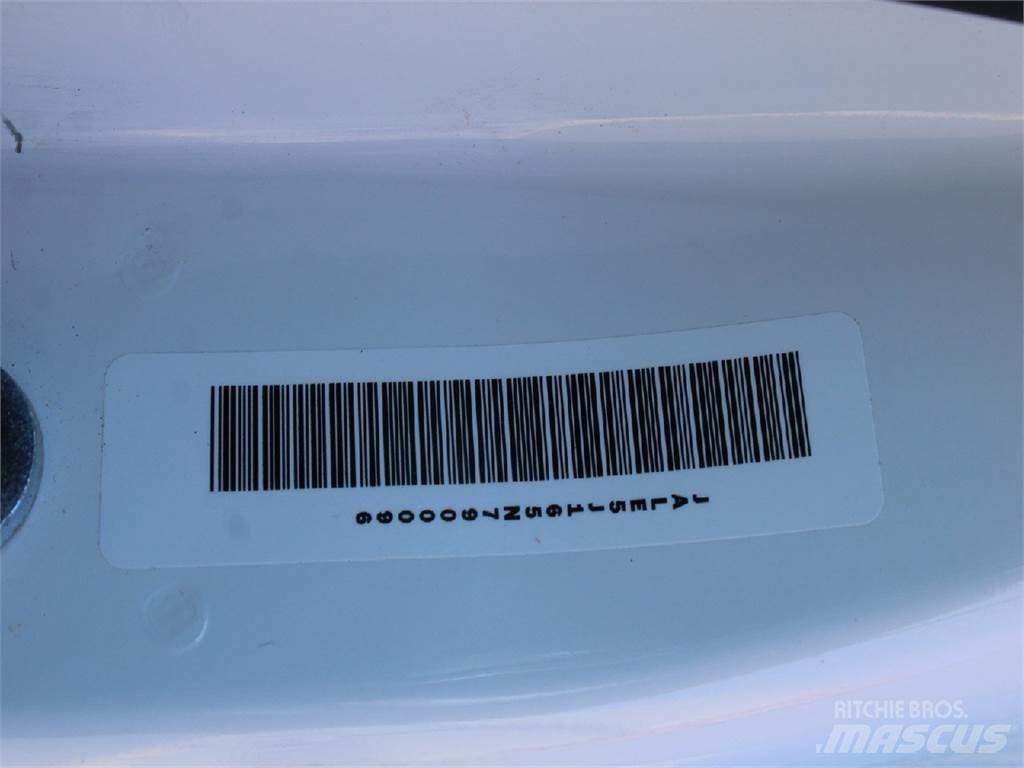 Isuzu NQR 厢式货车
