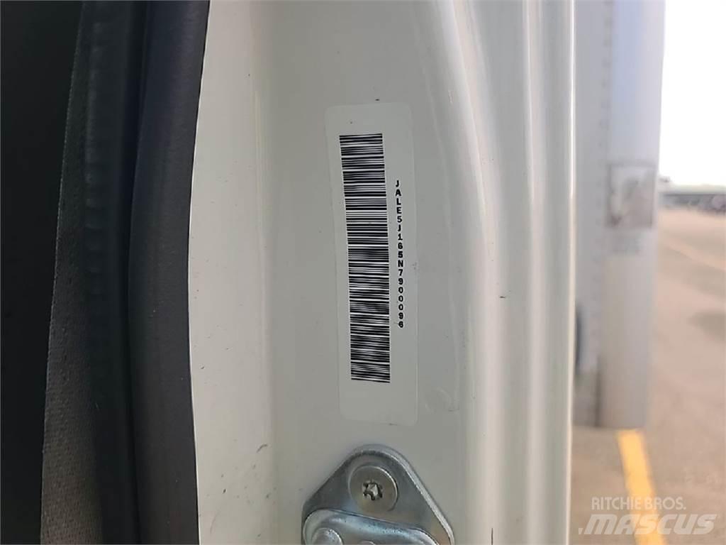 Isuzu NQR 厢式货车