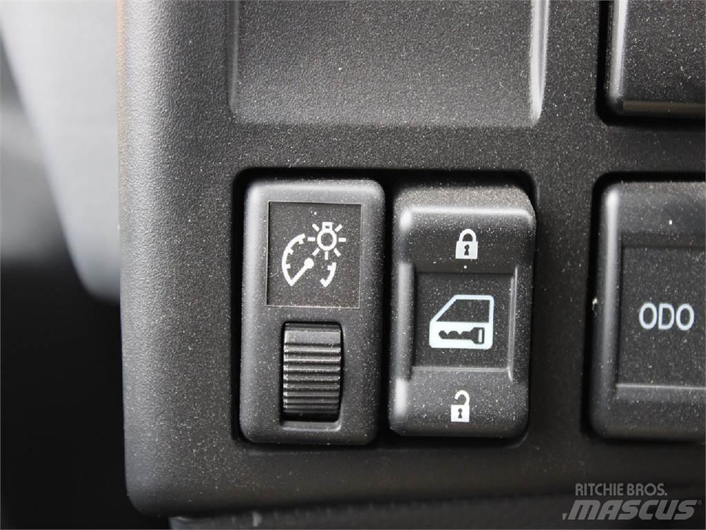 Isuzu NRR 集装箱叉车