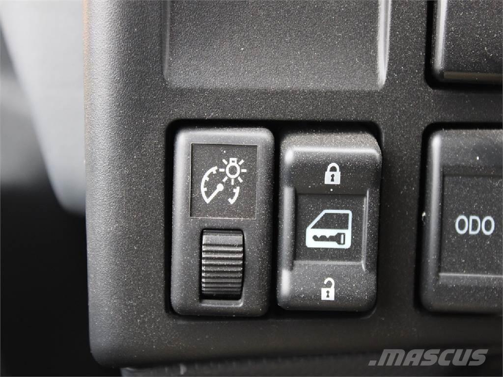 Isuzu NRR 自卸式货车