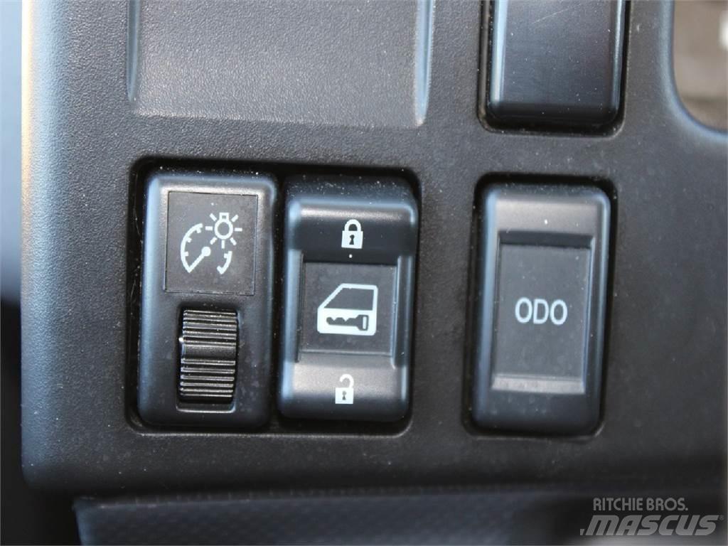 Isuzu NRR 集装箱叉车