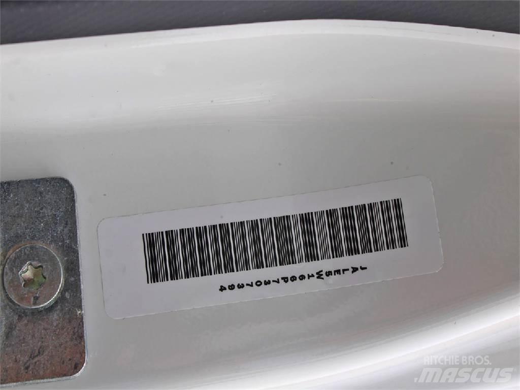 Isuzu NRR 厢式货车
