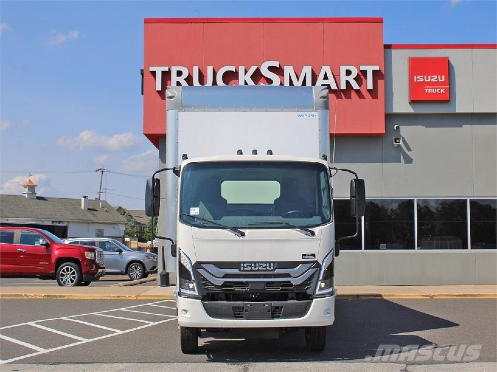 Isuzu NRR 厢式货车