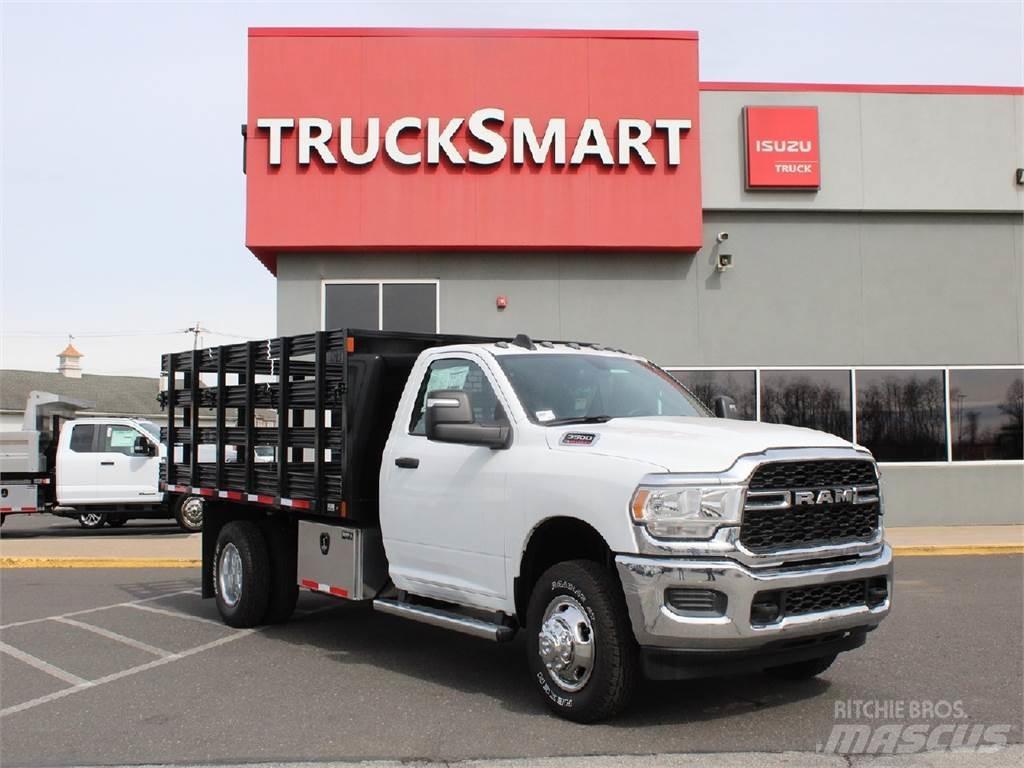 RAM 3500 平板栏板货车