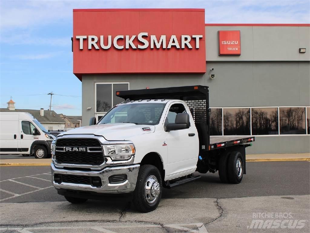 RAM 3500 平板栏板货车