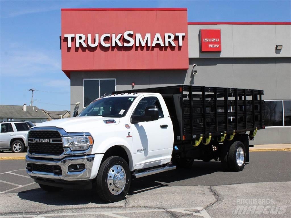 RAM 5500 平板栏板货车