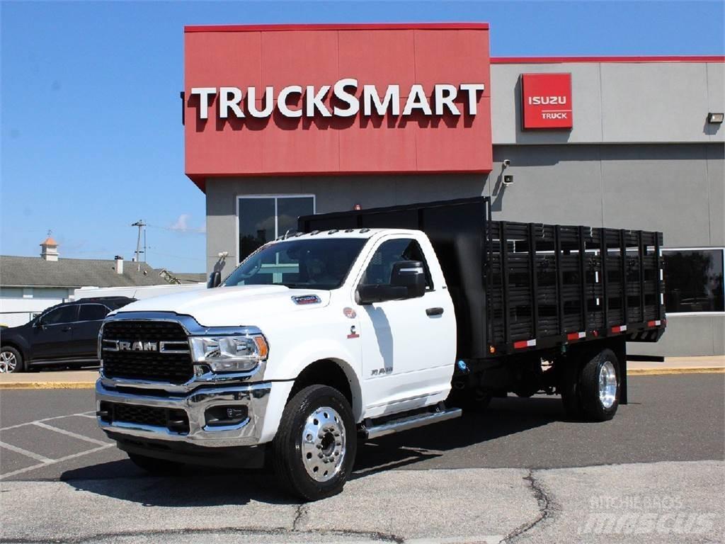 RAM 5500 平板栏板货车