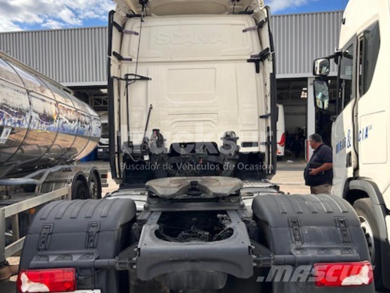 Scania R410 牵引车