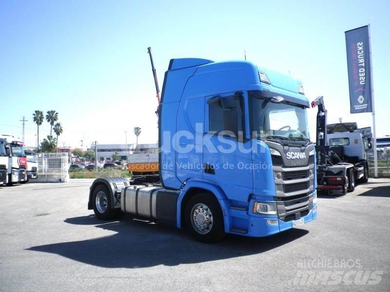 Scania R450 牵引车