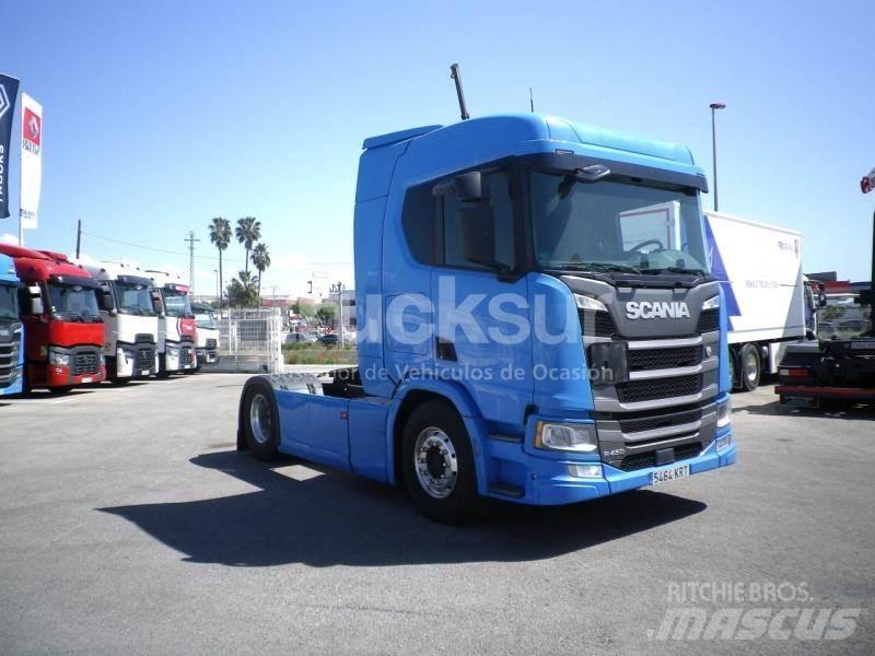 Scania R450 牵引车